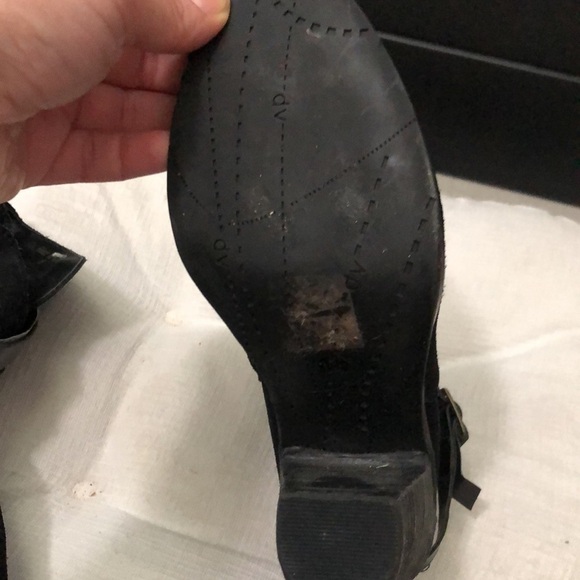 Dolce Vita Suede Booties Size 6 - Picture 9 of 10